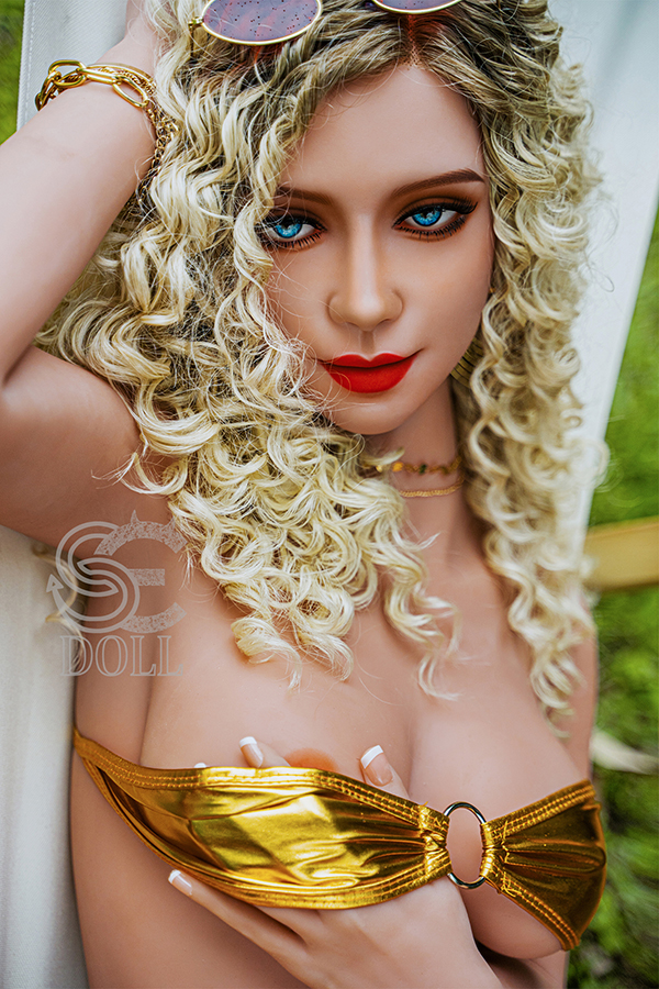 Sexy doll mit Blonde Locken