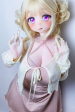 Blonde Anime Figur als Real Doll