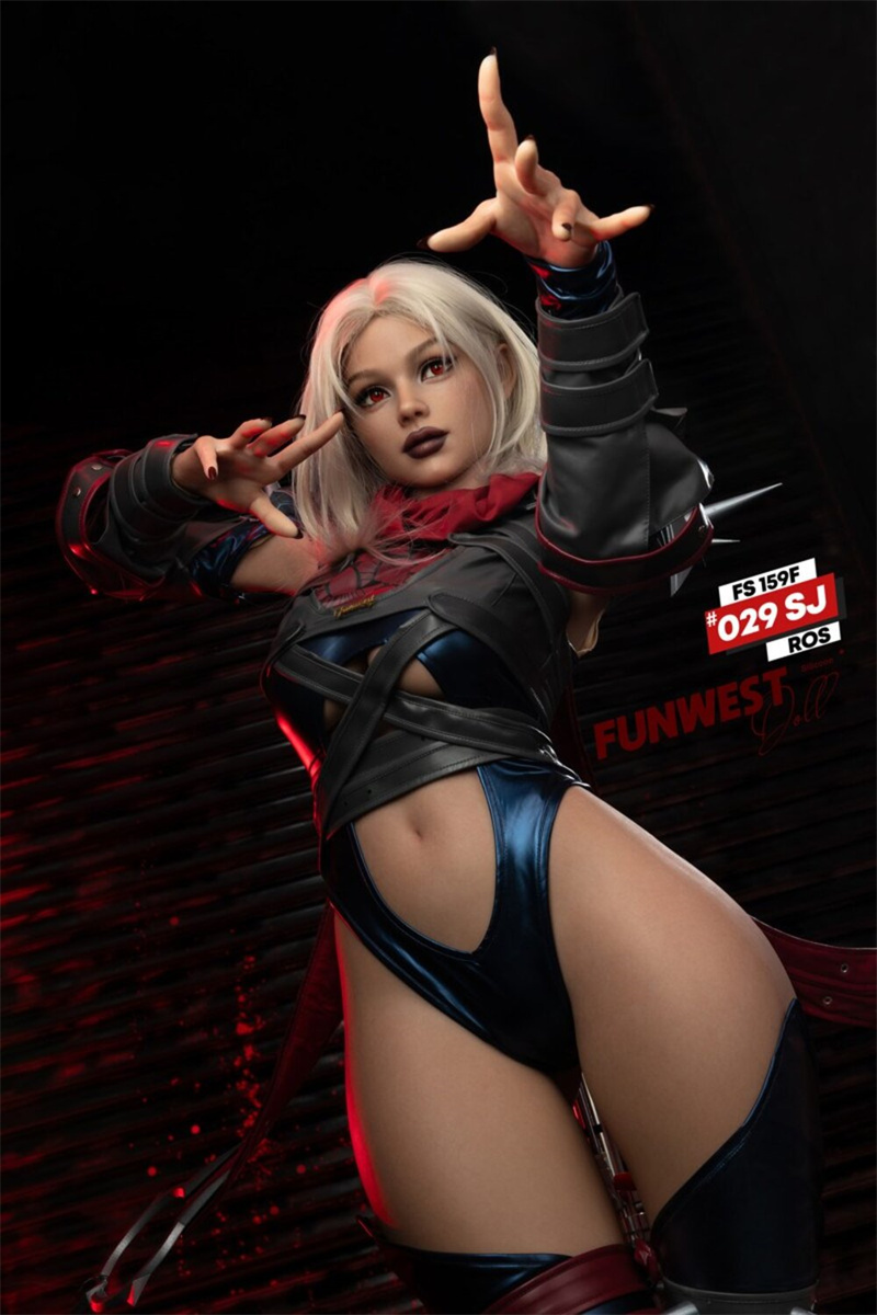 Fantasy Sexpuppe Mädchen Skarlet mit roten Lippen
