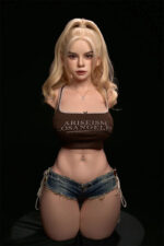 Half Body Sex Doll Puppe mit Nasenring und dunkelbraunem Crop-Top