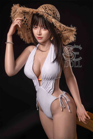 165 cm C-cup SE Silikon Sexpuppen Annika im weißem Neckholder-Badeanzug und Strohhut