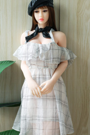 Elegante real doll porn im karierten Rock