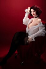 Sexy doll im weißen Hemd