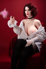 Real dolls mit einem rosa Sexspielzeug