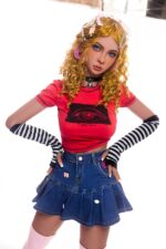 Verspielte Teen Sexpuppe