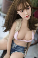 Doll Love mit Glatte braune Haar
