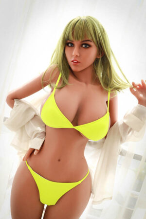 Realistische Sexpuppen gefickt mit auffällige gelbe Bikini
