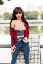 Nackte Brüsten Sex doll fuck