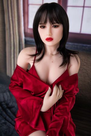Doll sex im roten sexy Nachthemd