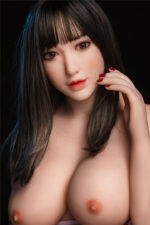 Sexdoll mit exquisiten Gesichtszügen