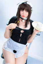 Sexdoll lebensecht mit Dessert