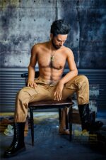 Bodybuilder liebes puppen