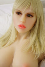 Realistische Sexpuppe nackt