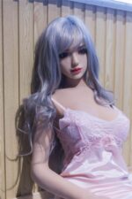 Busty Sex Doll Lebendig