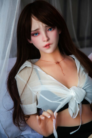 Lippenbeißende Sex doll porn
