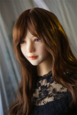 Real doll mit verträumten Blauen Augen