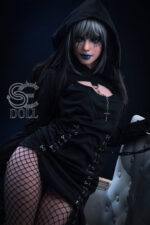 Real sexpuppem im Gothic-Stil