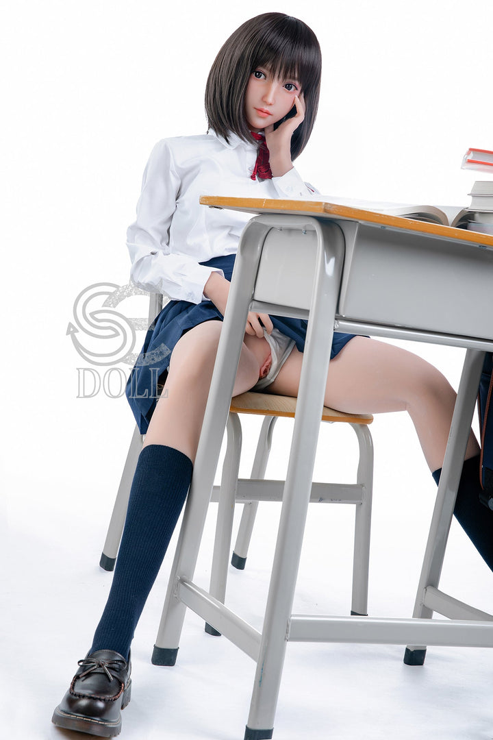 1 Kurze schwarzhaarige sex puppen