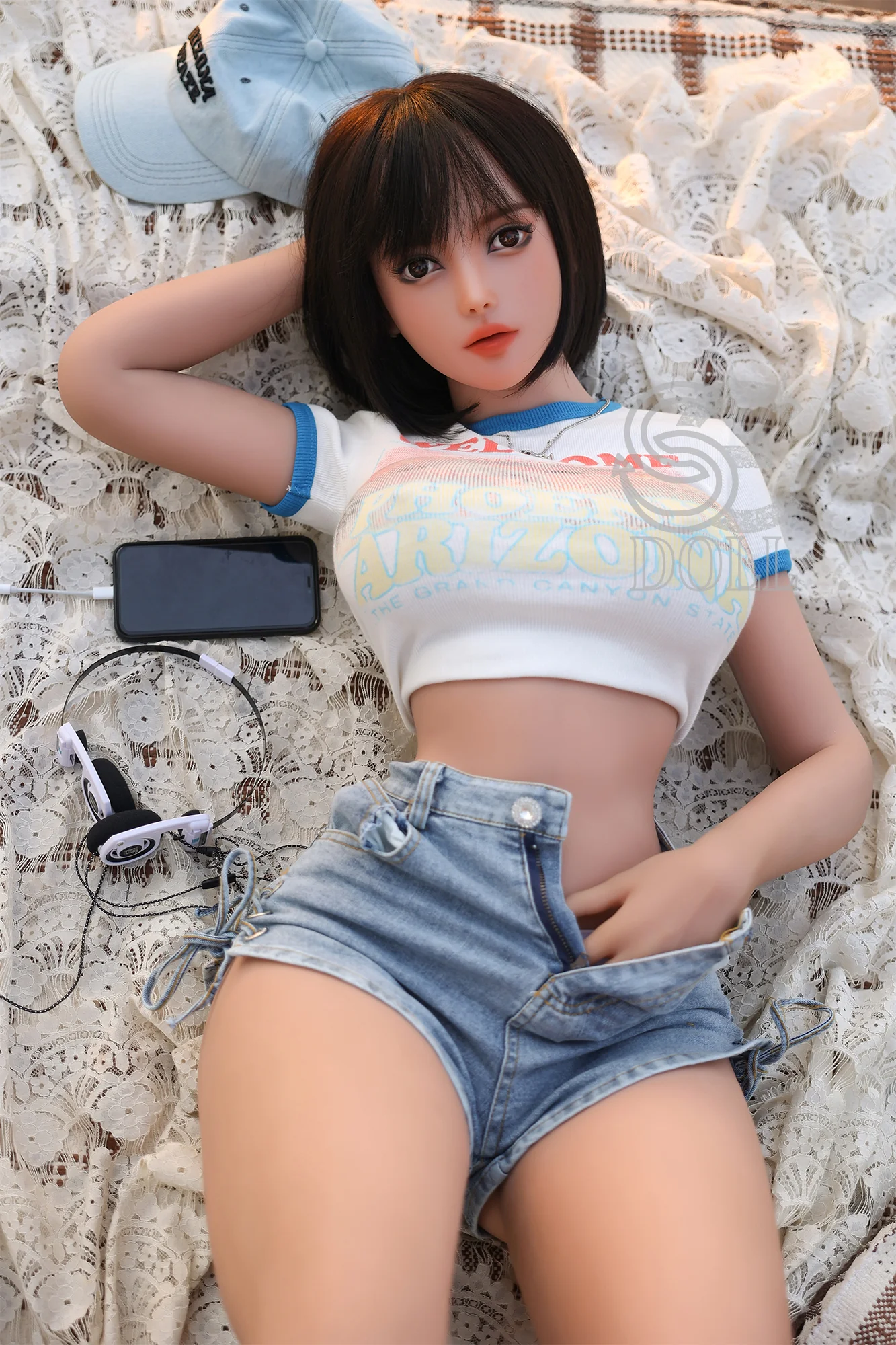 1 Real dolls im weißen Bolero