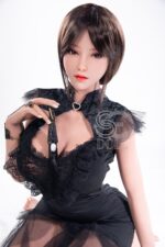 Lebensechte doll love im Gothic-Stil