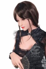 Liebespuppen mit Statement-Armband