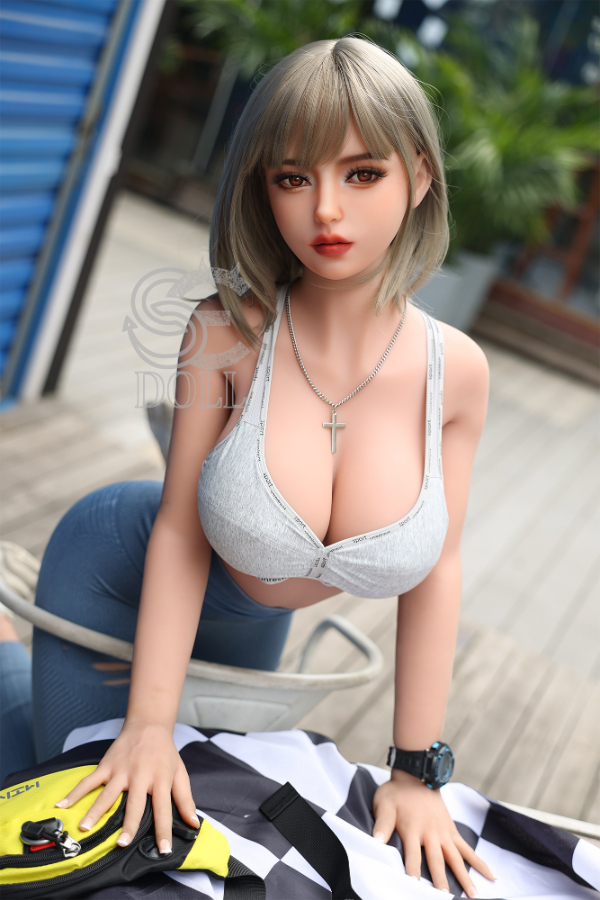 1 Vollbusige Sex Doll Fick