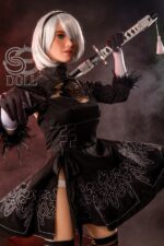 Sexs doll porn im schwarzen Kleid