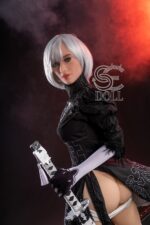 Behandschuhte Sexpuppe