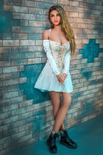 Junge Reale Dolls mit elegante Haltung