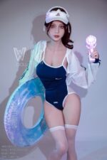 Sexy Doll spielt mit Seifenblasenmaschine
