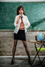 realistische sexdoll im Businesskleid