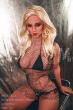 High End TPE Dolls im hohler Rock
