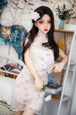 Klassische Dunkelhaarige sexdoll