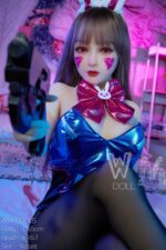 Realistic sex doll mit Waffe