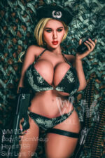 Kurze blonde realistische sexdoll