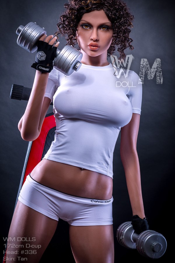 1 Sportliche Real dolls die gerne Hanteln hebt