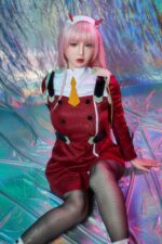 Love doll sex trägt rote Uniform
