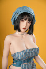 Kurze schwarze Erotik sex doll