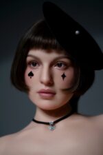 Kurze Dunkelhaarige sexy dolls